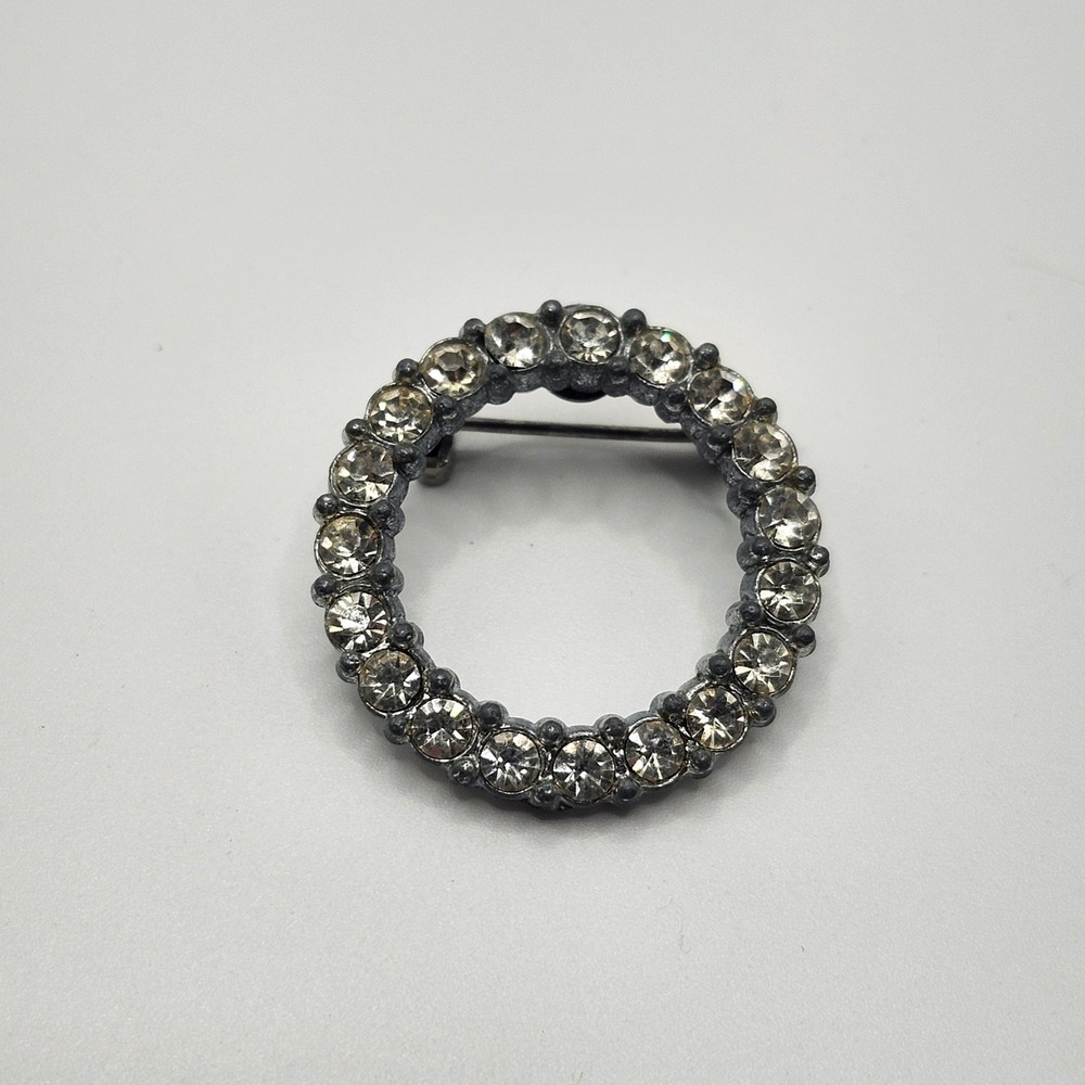 Vintage Silver Tone Clear Rhinestone Circle‎ Wreath Brooch Pin Sparkly Classic